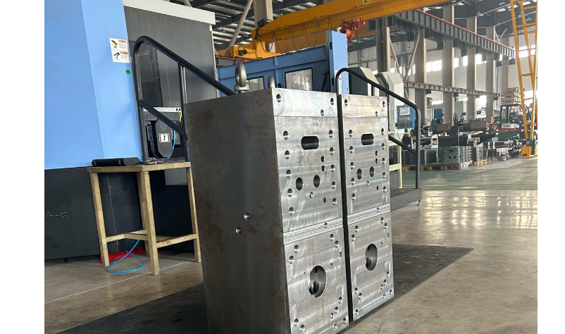 Great News: 240 Large Crushing Hammer Successfully Offline